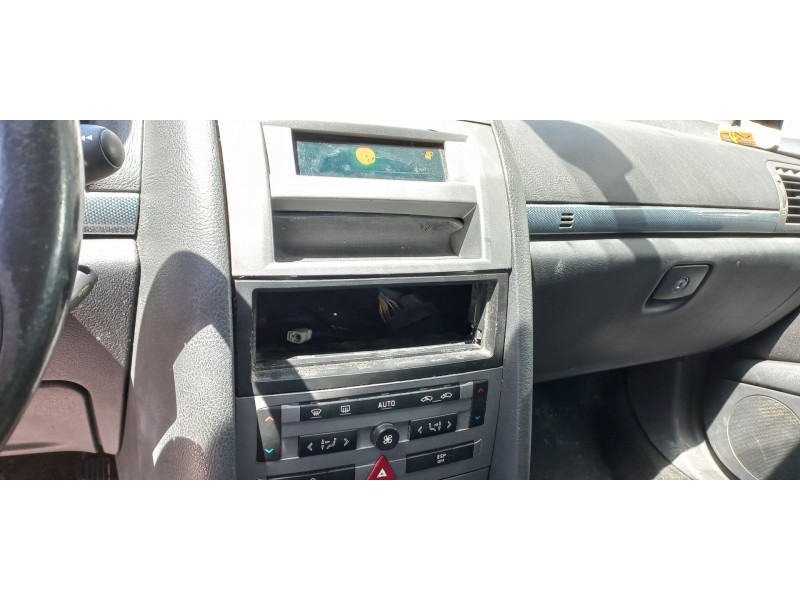 peugeot 407 del año 2004