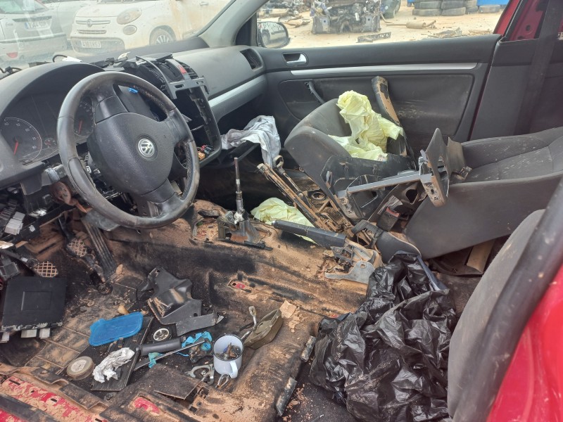 volkswagen golf v berlina (1k1) del año 2006