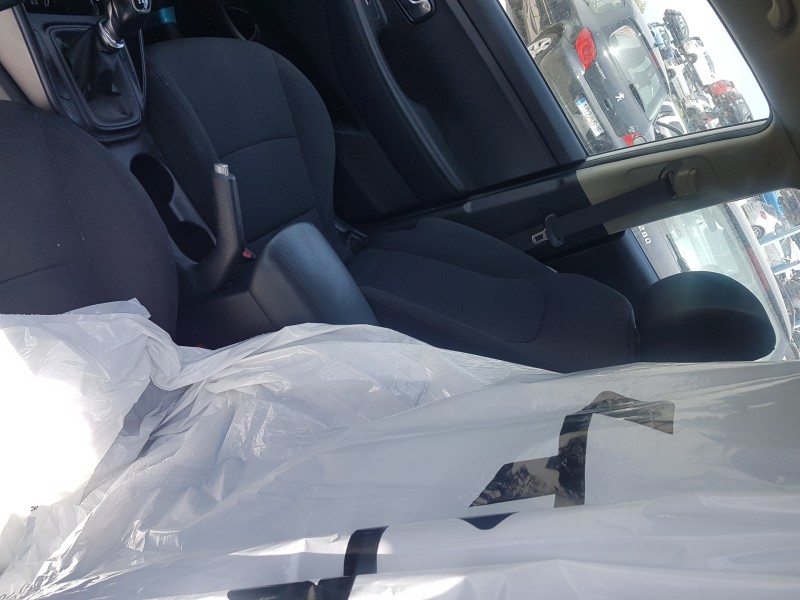 kia carens ( ) del año 2013