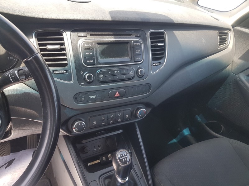 kia carens ( ) del año 2013