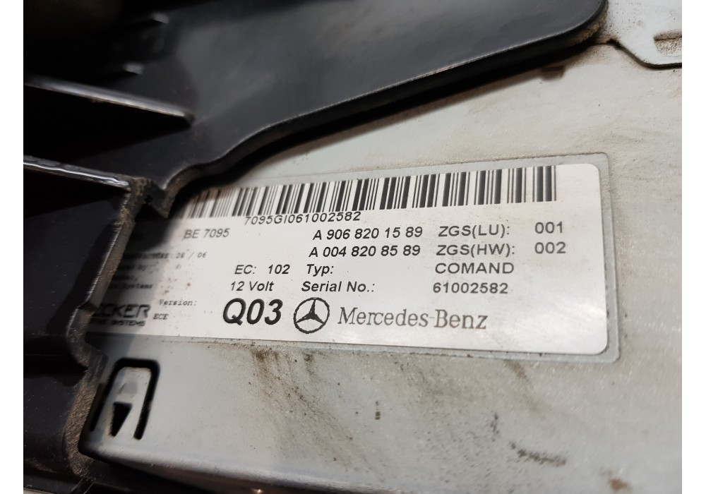 Recambio de sistema audio / radio cd para mercedes vito caja cerrada 6.03  furgon referencia OEM IAM A9068201589 A0048208589 
