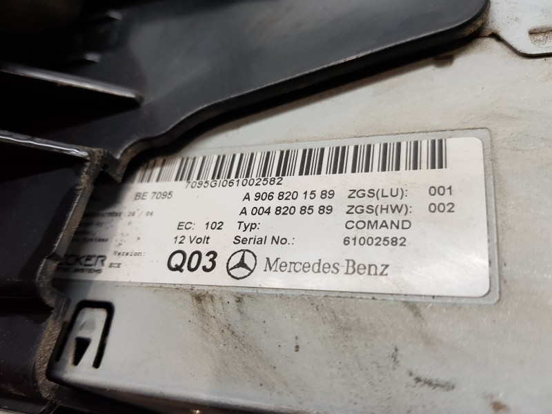 Recambio de sistema audio / radio cd para mercedes vito caja cerrada 6.03  furgon referencia OEM IAM A9068201589 A0048208589 