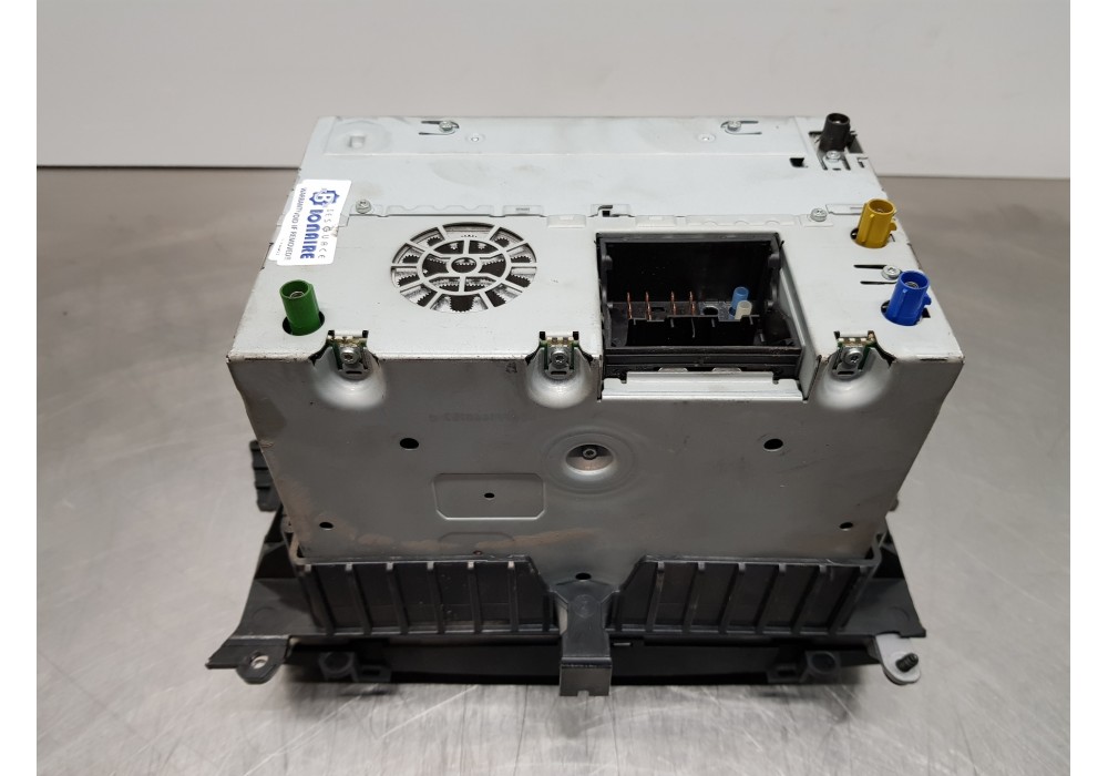 Recambio de sistema audio / radio cd para mercedes vito caja cerrada 6.03  furgon referencia OEM IAM A9068201589 A0048208589 