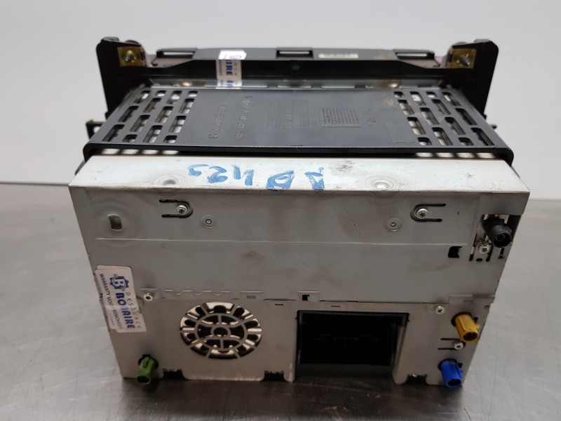 Recambio de sistema audio / radio cd para mercedes vito caja cerrada 6.03  furgon referencia OEM IAM A9068201589 A0048208589 