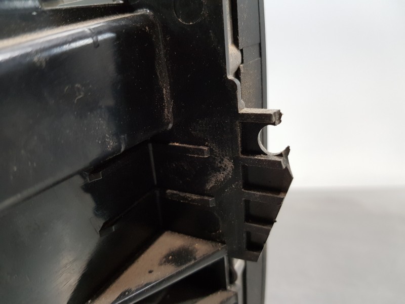 Recambio de sistema audio / radio cd para mercedes vito caja cerrada 6.03  furgon referencia OEM IAM A9068201589 A0048208589 