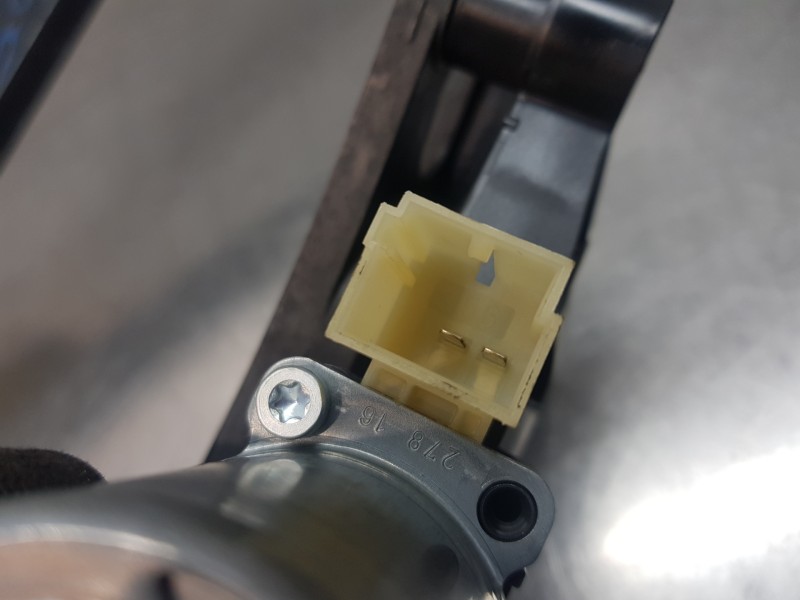 Recambio de elevalunas trasero derecho para audi a4 (b9) quattro referencia OEM IAM 8W0839462  