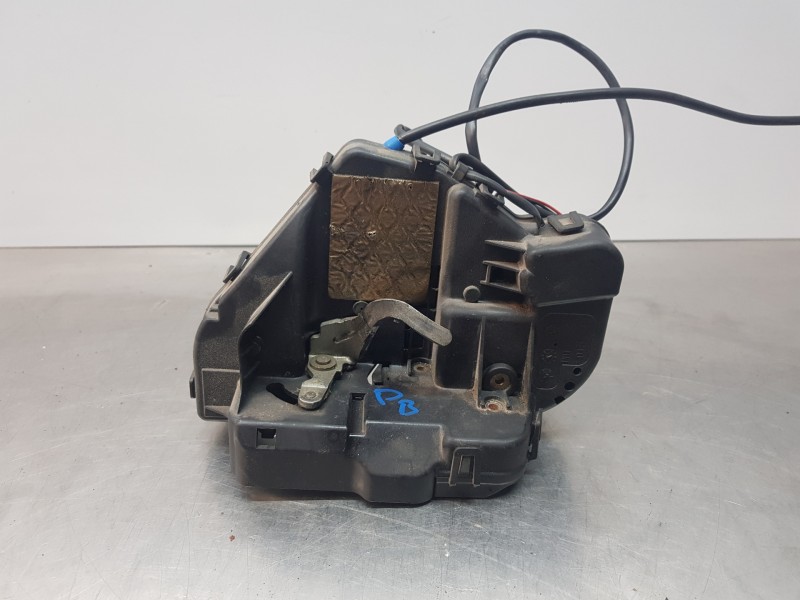 Recambio de cerradura puerta trasera derecha para mercedes clase cls (w219) 500 referencia OEM IAM A2197300235  