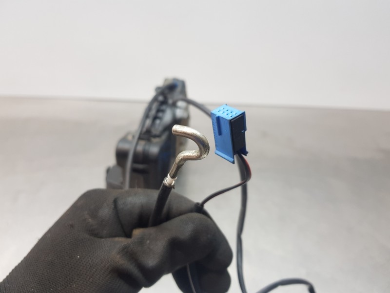 Recambio de cerradura puerta trasera derecha para mercedes clase cls (w219) 500 referencia OEM IAM A2197300235  