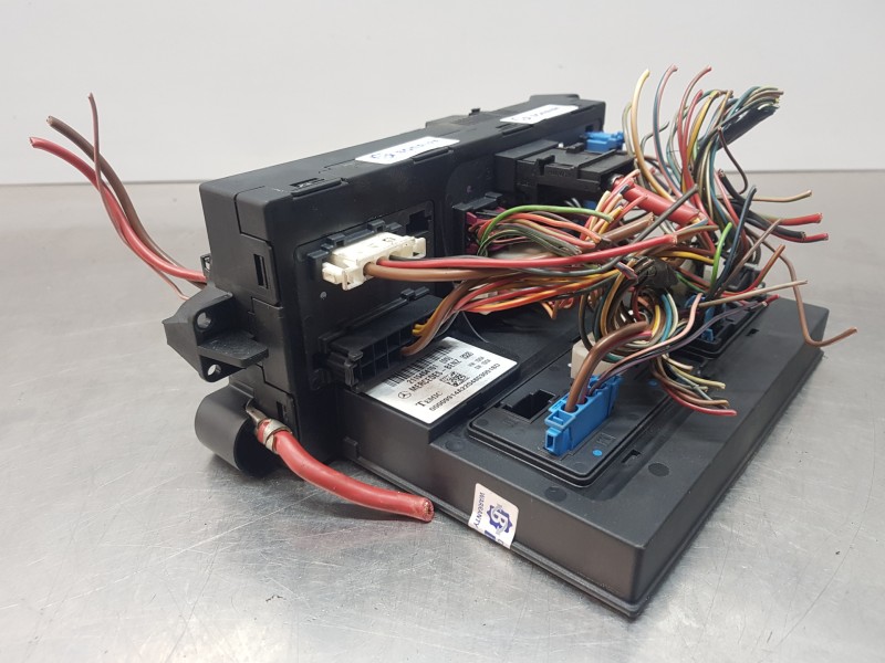 Recambio de caja reles / fusibles para mercedes clase cls (w219) 500 referencia OEM IAM 2115454101  