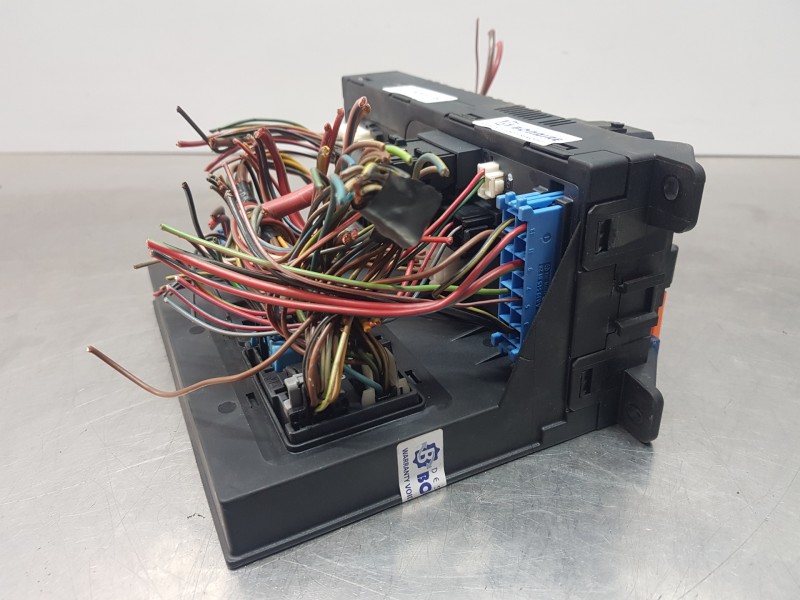 Recambio de caja reles / fusibles para mercedes clase cls (w219) 500 referencia OEM IAM 2115454101  