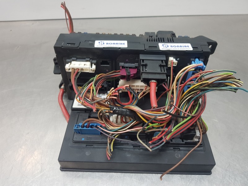 Recambio de caja reles / fusibles para mercedes clase cls (w219) 500 referencia OEM IAM 2115454101  