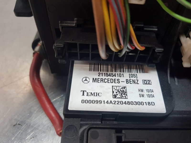 Recambio de caja reles / fusibles para mercedes clase cls (w219) 500 referencia OEM IAM 2115454101  