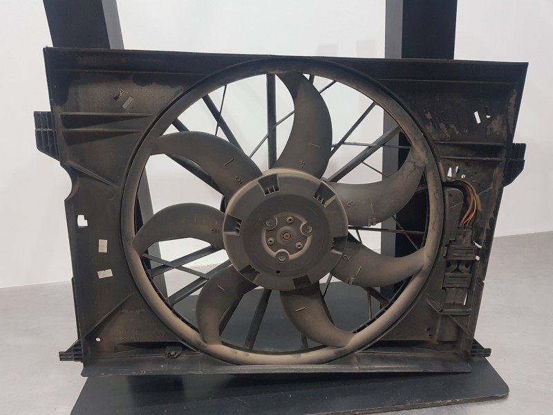 Recambio de electroventilador para mercedes clase cls (w219) 500 referencia OEM IAM A2115001693 3137229007 