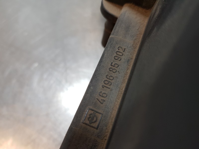 Recambio de filtro aire para mercedes clase cls (w219) 500 referencia OEM IAM A1120901101 4619685902 A1130101367