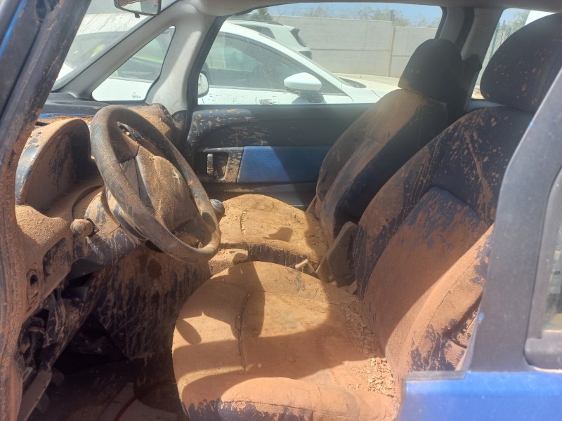 peugeot 1007 del año 2006