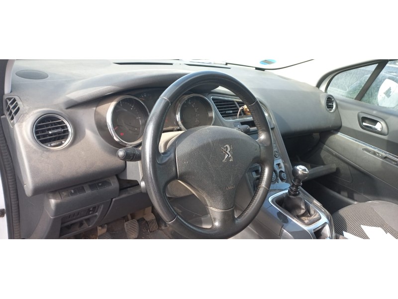 peugeot 5008 del año 2016