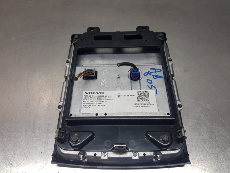 Recambio de pantalla multifuncion para volvo xc60 hybrid referencia OEM IAM 32350422  