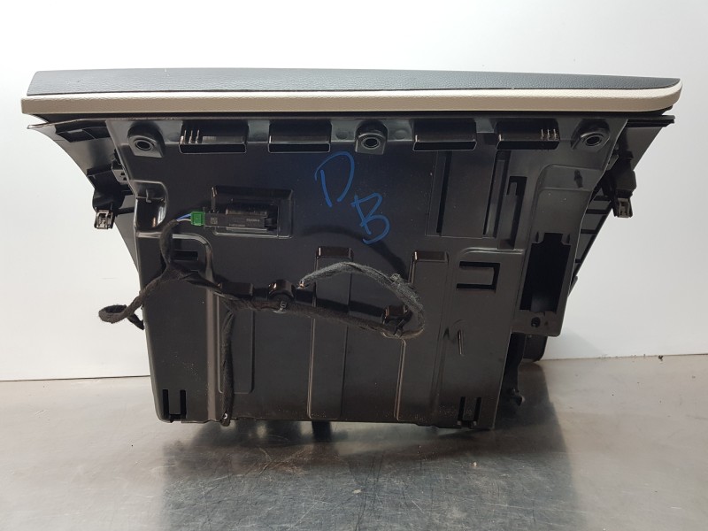 Recambio de guantera para volvo xc60 hybrid referencia OEM IAM 31417598 31417596 