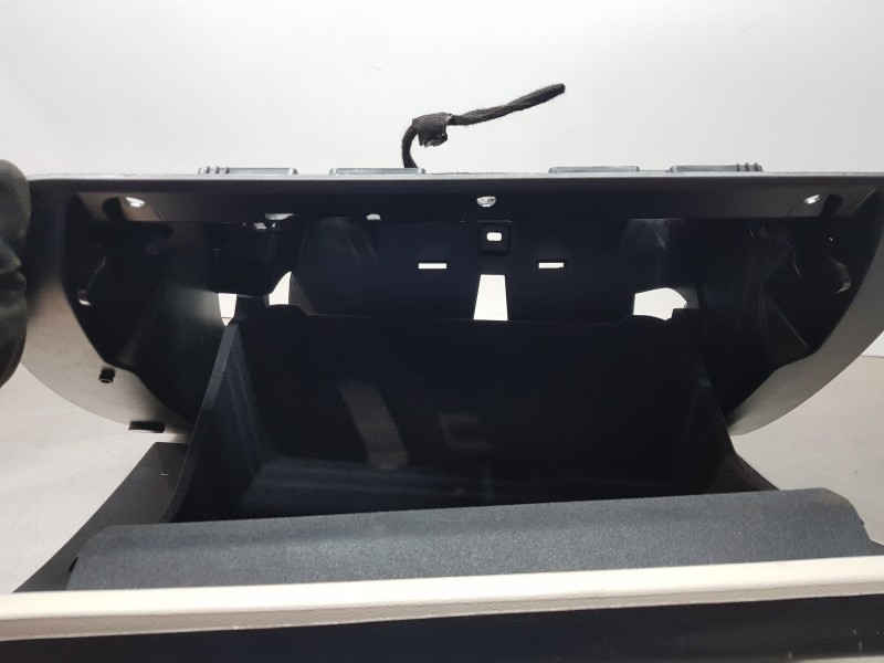 Recambio de guantera para volvo xc60 hybrid referencia OEM IAM 31417598 31417596 