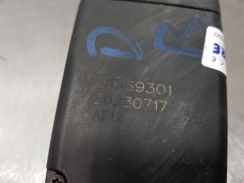 Recambio de enganche del cinturon delantero izq para volvo xc60 hybrid referencia OEM IAM 31369301  