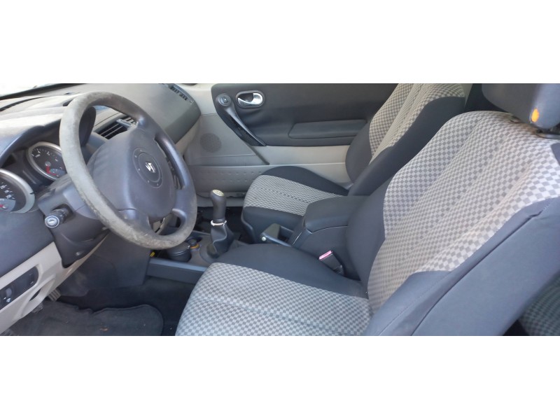 renault megane ii berlina 3p del año 2004