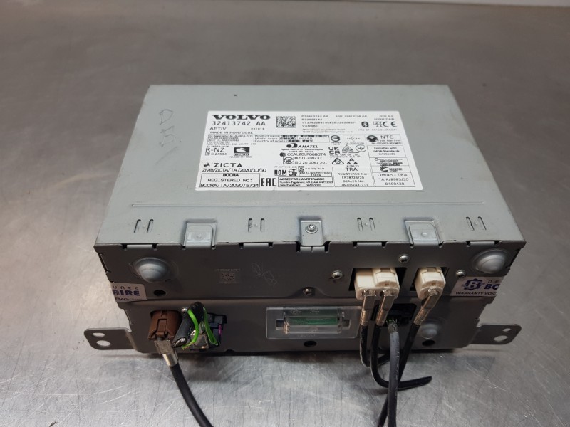 Recambio de sistema audio / radio cd para volvo xc60 hybrid referencia OEM IAM 32413742  