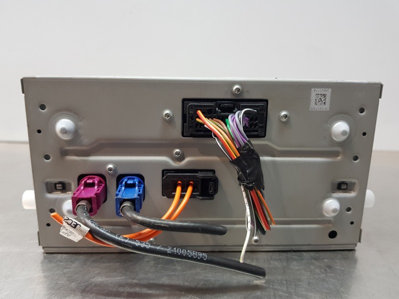 Recambio de sistema audio / radio cd para volvo xc60 hybrid referencia OEM IAM 32413742  