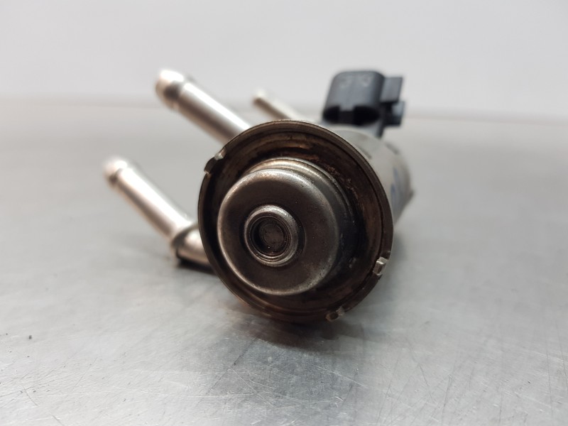 Recambio de inyector para volvo xc60 hybrid referencia OEM IAM 31452332 A2C14354800 