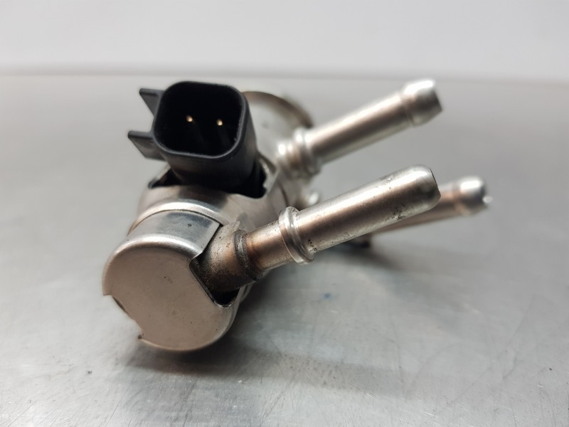 Recambio de inyector para volvo xc60 hybrid referencia OEM IAM 31452332 A2C14354800 