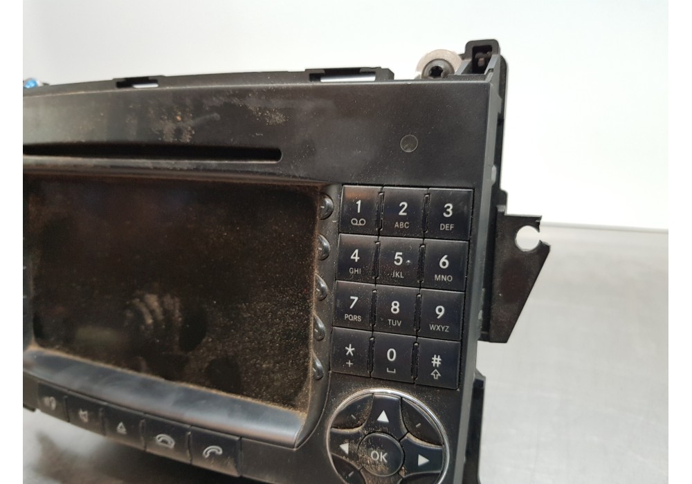 Recambio de sistema audio / radio cd para mercedes vito caja cerrada 6.03  furgon referencia OEM IAM A9068201589 A0048208589 