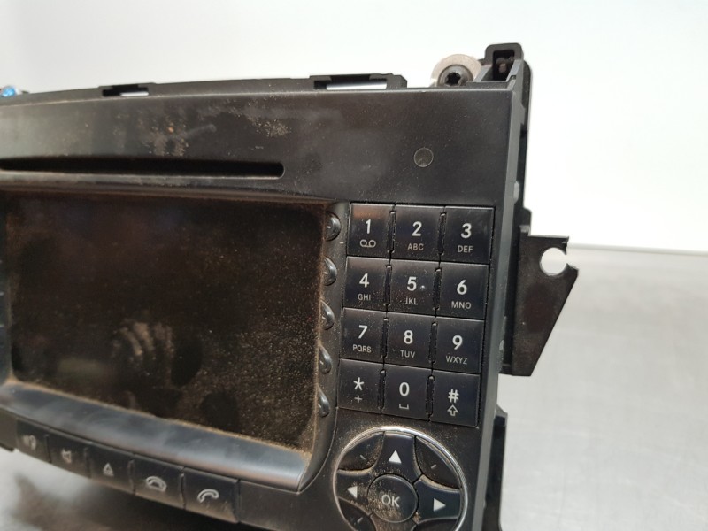 Recambio de sistema audio / radio cd para mercedes vito caja cerrada 6.03  furgon referencia OEM IAM A9068201589 A0048208589 