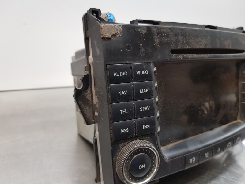 Recambio de sistema audio / radio cd para mercedes vito caja cerrada 6.03  furgon referencia OEM IAM A9068201589 A0048208589 