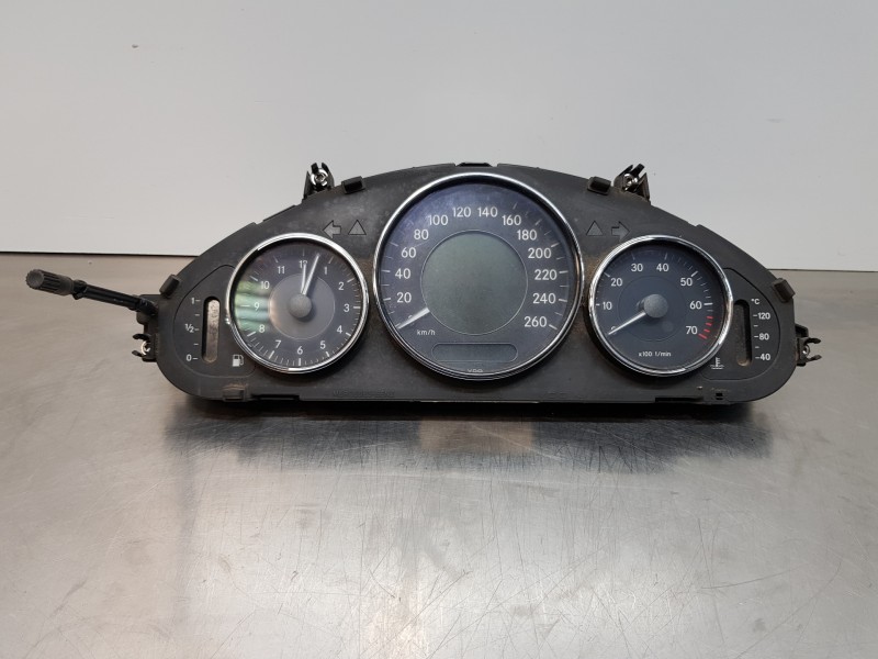 Recambio de cuadro instrumentos para mercedes clase cls (w219) 500 referencia OEM IAM A2195400111  