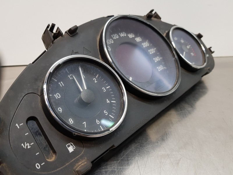 Recambio de cuadro instrumentos para mercedes clase cls (w219) 500 referencia OEM IAM A2195400111  