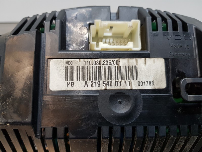 Recambio de cuadro instrumentos para mercedes clase cls (w219) 500 referencia OEM IAM A2195400111  