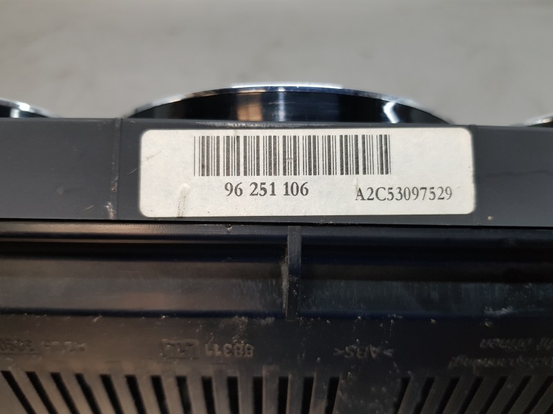 Recambio de cuadro instrumentos para mercedes clase cls (w219) 500 referencia OEM IAM A2195400111  