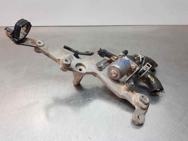 Recambio de bomba agua para volvo xc60 hybrid referencia OEM IAM 32222659  