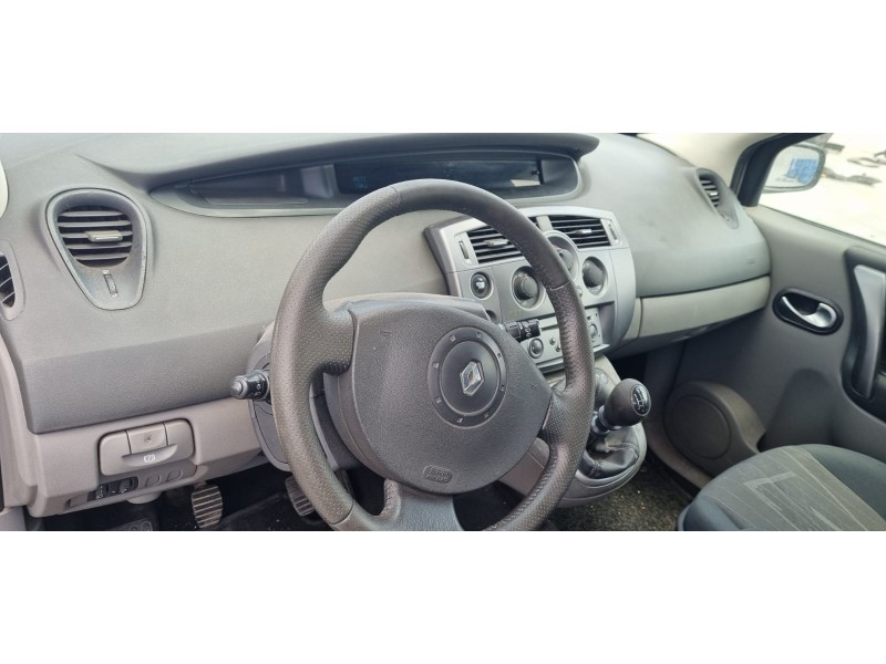 renault scenic ii del año 2004