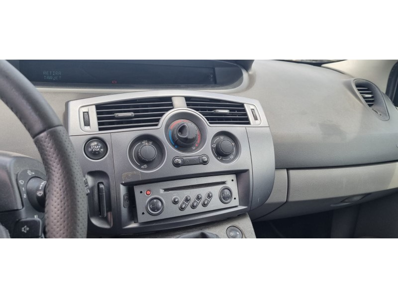 renault scenic ii del año 2004