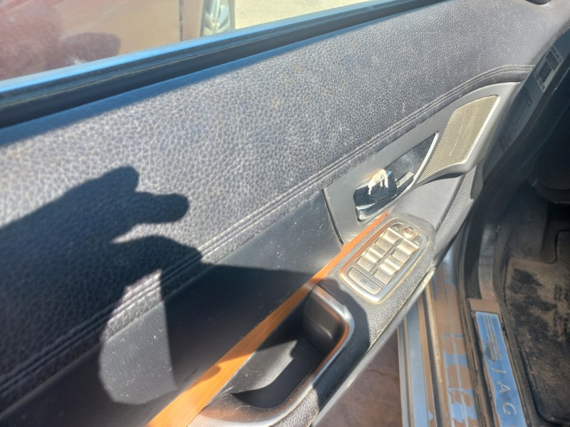 jaguar xf del año 2010