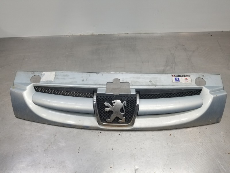 Recambio de rejilla delantera para peugeot partner (s2) combi referencia OEM IAM 7804N1  