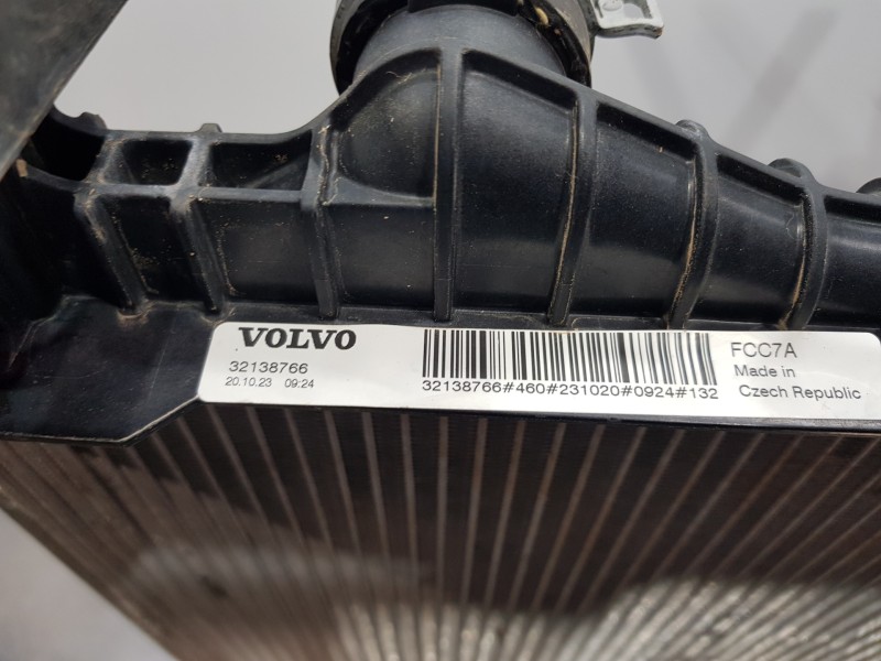 Recambio de radiador agua para volvo xc60 hybrid referencia OEM IAM 32138766  