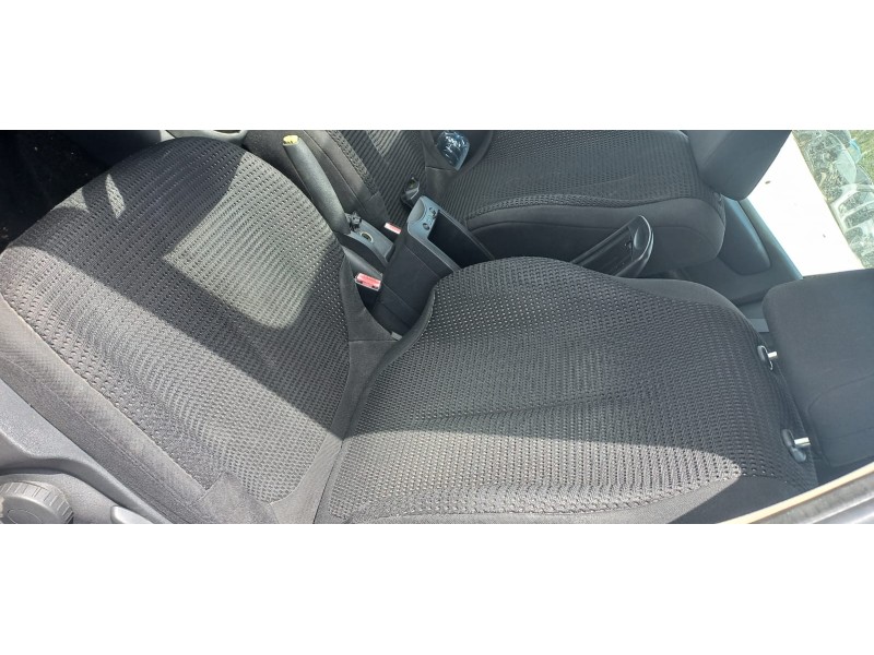 citroen c4 berlina del año 2006