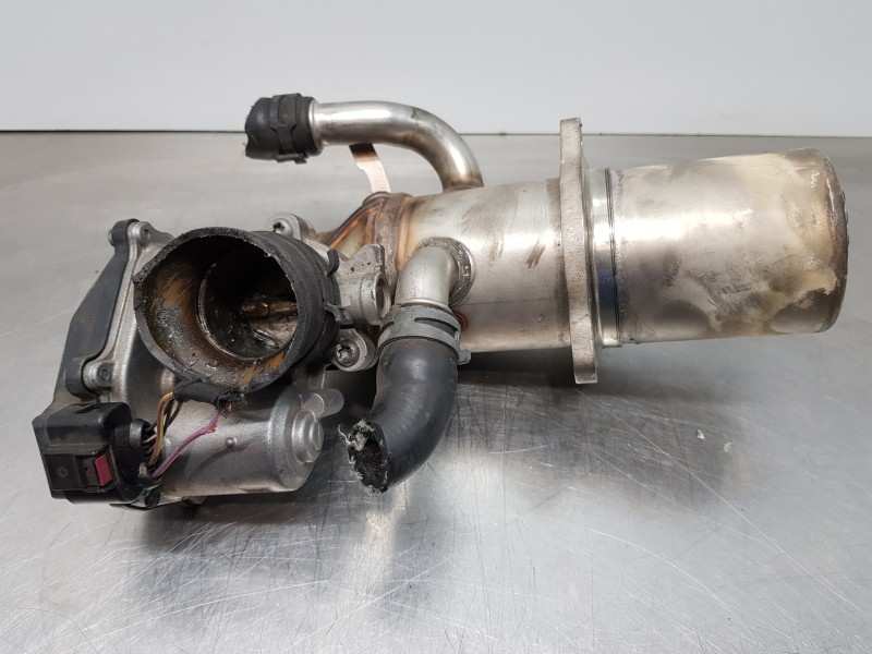 Recambio de enfriador egr para audi a4 (b9) quattro referencia OEM IAM 04L131513B  