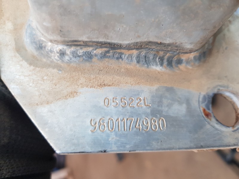 Recambio de refuerzo paragolpes trasero para citroen c3 aircross bluehdi referencia OEM IAM 9801174980  