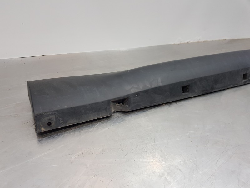 Recambio de faldon lateral para citroen c3 aircross bluehdi referencia OEM IAM YQ000336XT 13476313 