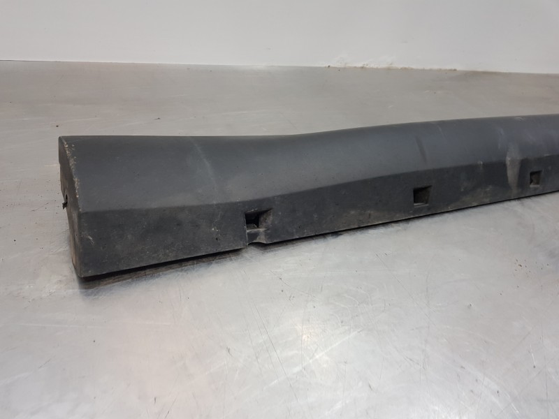 Recambio de faldon lateral para citroen c3 aircross bluehdi referencia OEM IAM YQ000337XT 13473612 