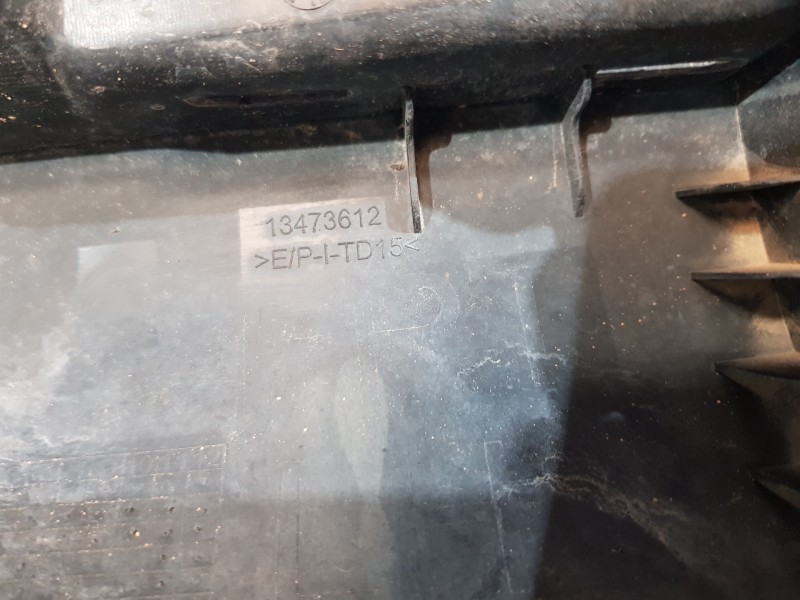 Recambio de faldon lateral para citroen c3 aircross bluehdi referencia OEM IAM YQ000337XT 13473612 