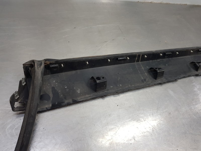 Recambio de faldon lateral para volvo xc60 hybrid referencia OEM IAM 31420622  