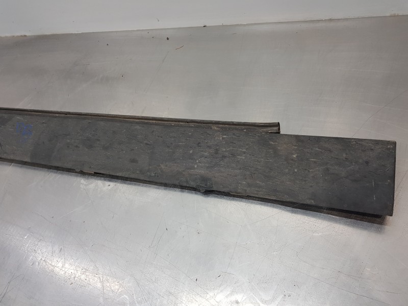 Recambio de faldon lateral para volvo xc60 hybrid referencia OEM IAM 31420623  